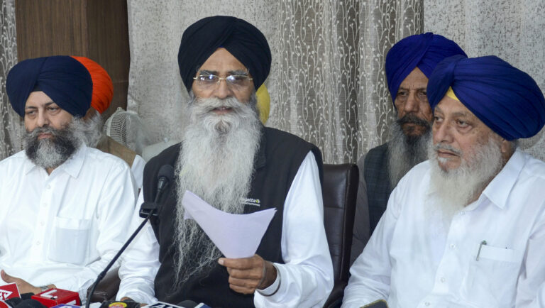 SGPC President Slams Incident of Sikh Stopped from Entering Delhi Metro with Kirpan